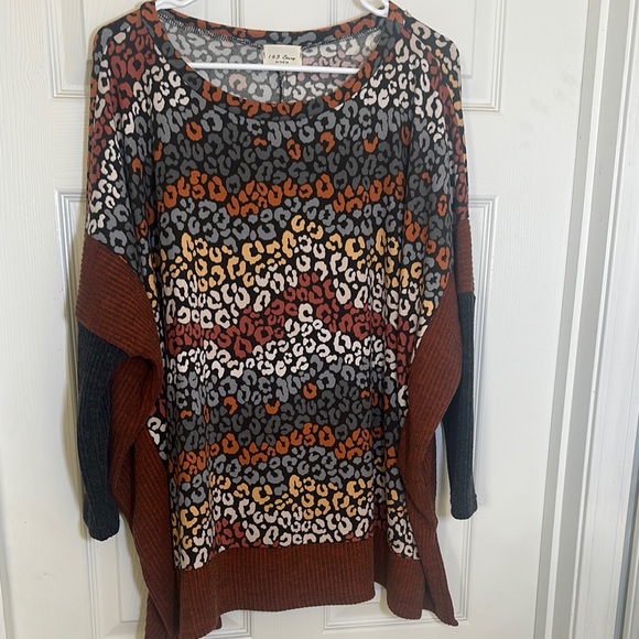143 Story Women's Multicolor Leopard Print Sweater Medium - Picture 1 of 5